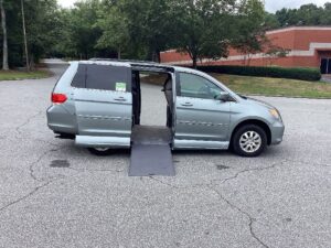 Blue Honda Odyssey with Vantage Mobility Side Entry Automatic In Floor conversion