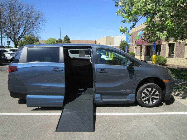 Blue Honda Odyssey with Vantage Mobility Side Entry Automatic In Floor conversion