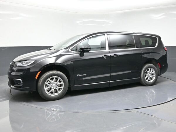 Black Chrysler Pacifica with BraunAbility Side Entry Automatic Fold Out conversion
