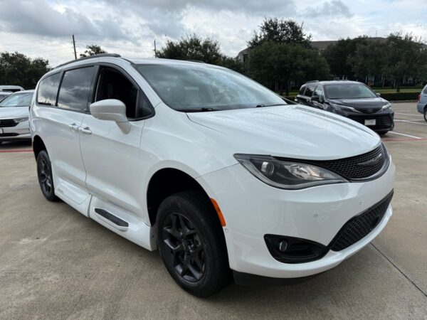 White Chrysler Pacifica with Vantage Mobility Side Entry Automatic In Floor conversion