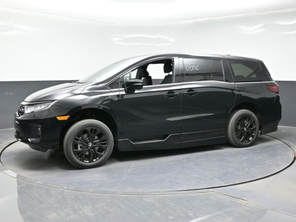 Black Honda Odyssey with BraunAbility Side Entry Automatic In Floor conversion
