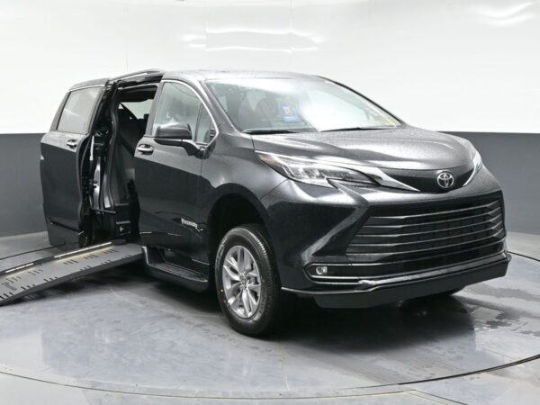 Black Toyota Sienna with BraunAbility Side Entry Automatic Fold Out conversion