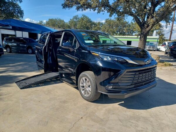 Black Toyota Sienna with BraunAbility Side Entry Automatic Fold Out conversion