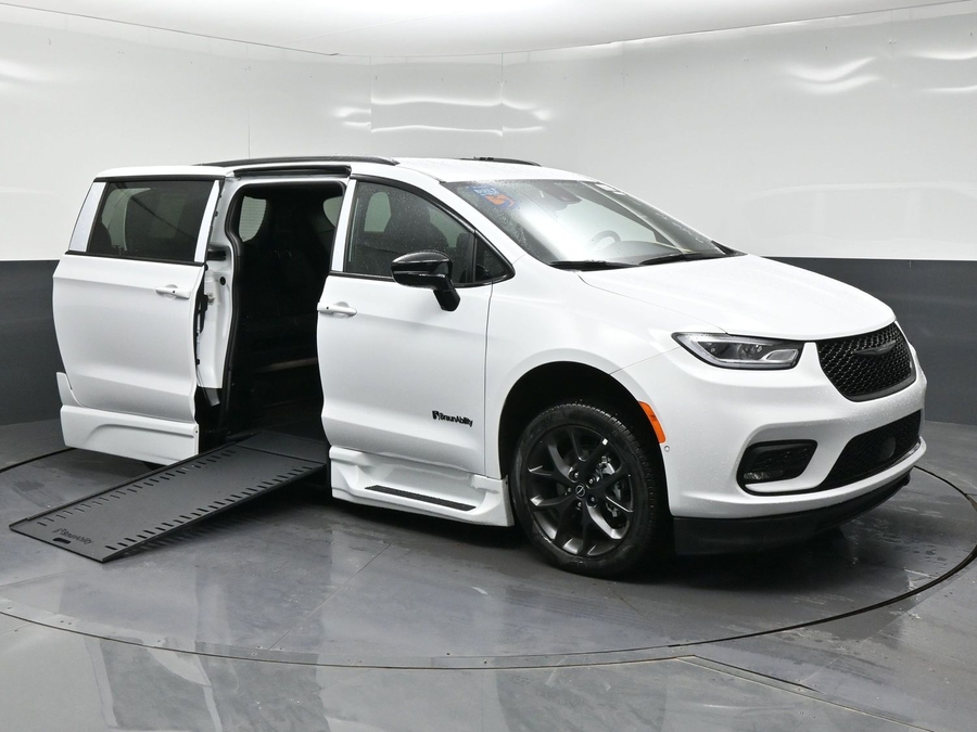 White Chrysler Pacifica with BraunAbility Side Entry Automatic In Floor conversion