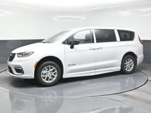 White Chrysler Pacifica with BraunAbility Side Entry Automatic Fold Out conversion