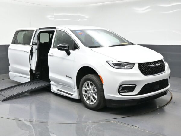 White Chrysler Pacifica with BraunAbility Side Entry Automatic Fold Out conversion