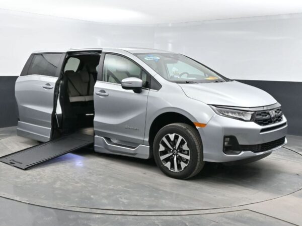 Silver Honda Odyssey with BraunAbility Side Entry Automatic In Floor conversion