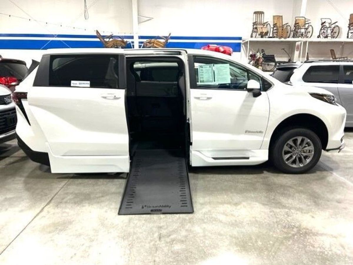White Toyota Sienna with BraunAbility Side Entry Automatic In Floor conversion