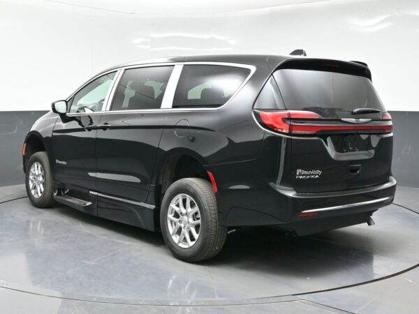 Black Chrysler Pacifica with BraunAbility Side Entry Automatic Fold Out conversion