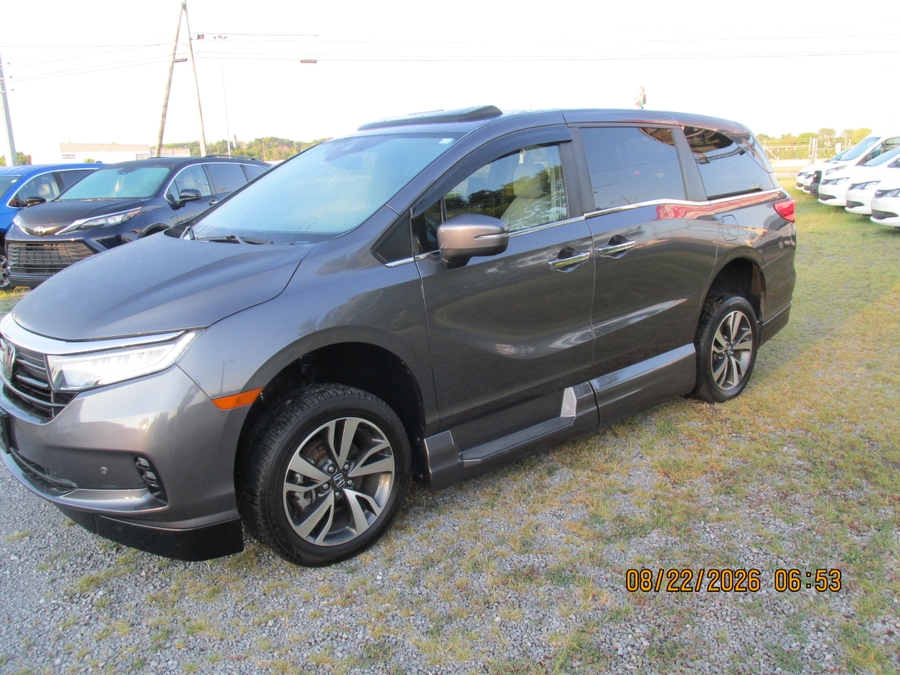 Grey Honda Odyssey with Vantage Mobility Side Entry Automatic In Floor conversion