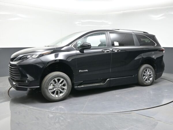 Black Toyota Sienna with BraunAbility Side Entry Automatic Fold Out conversion