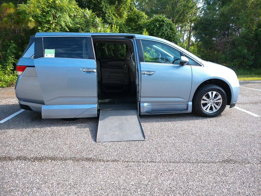 Blue Honda Odyssey with Vantage Mobility Side Entry Automatic In Floor conversion