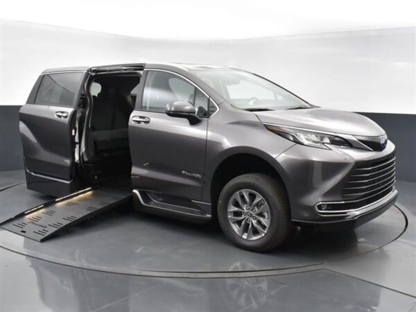 Grey Toyota Sienna with BraunAbility Side Entry Automatic Fold Out conversion