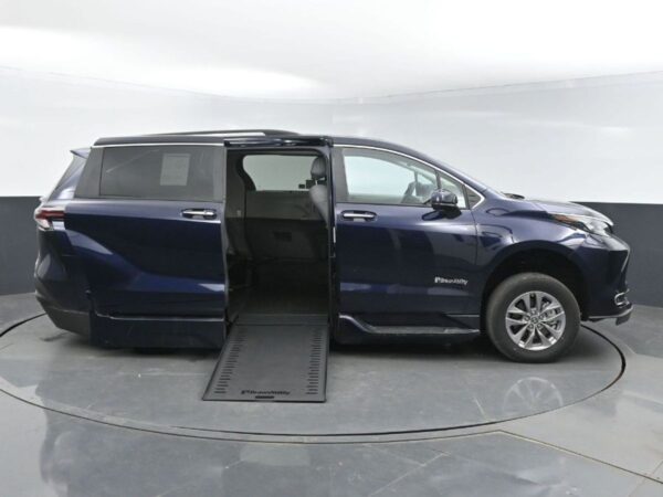 Blue Toyota Sienna with BraunAbility Side Entry Automatic In Floor conversion