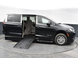 Black Chrysler Voyager with BraunAbility Side Entry Automatic Fold Out conversion