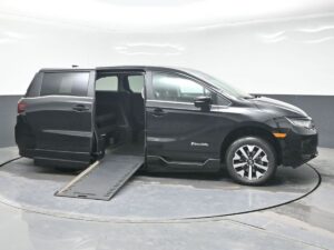 Black Honda Odyssey with BraunAbility Side Entry Automatic In Floor conversion