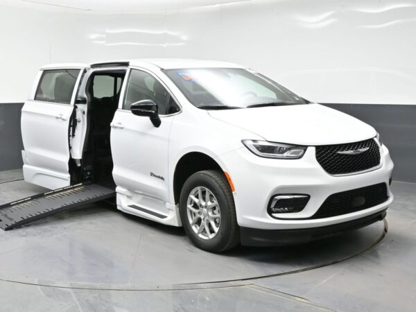 White Chrysler Pacifica with BraunAbility Side Entry Automatic Fold Out conversion