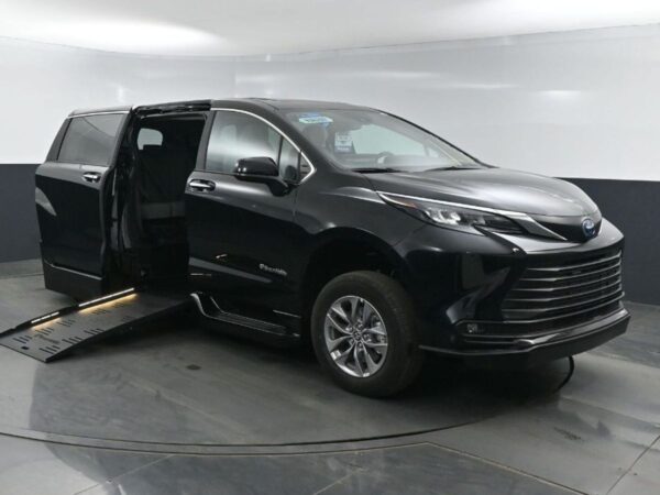 Black Toyota Sienna with BraunAbility Side Entry Automatic Fold Out conversion