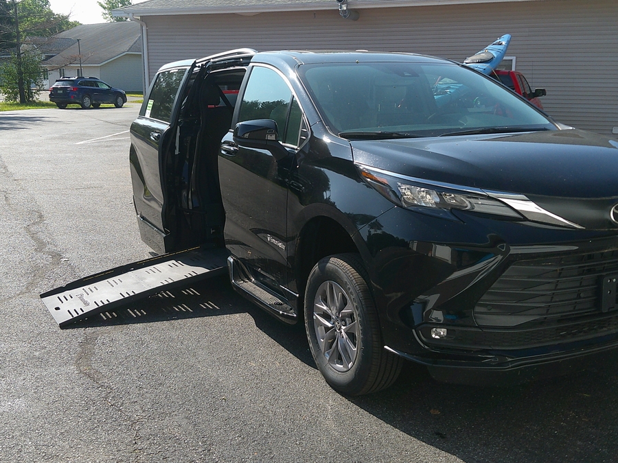 Black Toyota Sienna with BraunAbility Side Entry Automatic Fold Out conversion