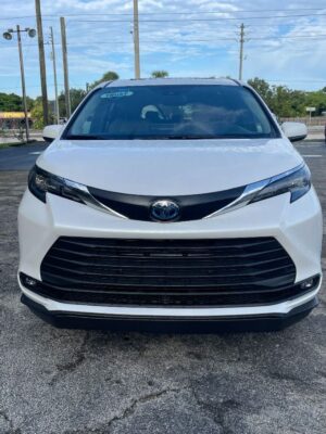 White Toyota Sienna with BraunAbility Side Entry Automatic In Floor conversion