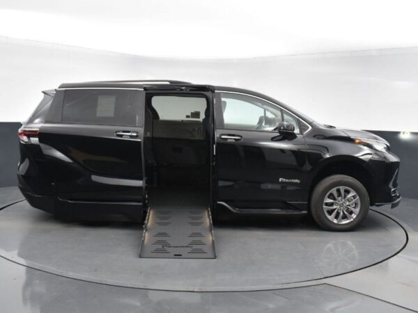 Black Toyota Sienna with BraunAbility Side Entry Automatic Fold Out conversion