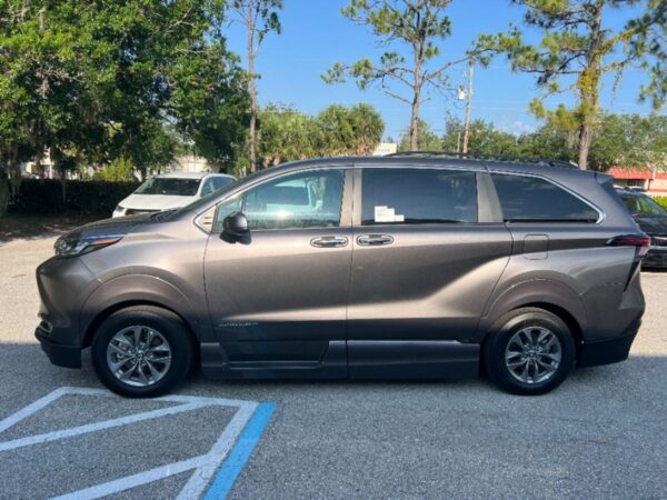 Grey Toyota Sienna with Vantage Mobility Side Entry Automatic In Floor conversion