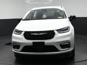 White Chrysler Pacifica with BraunAbility Side Entry Automatic Fold Out conversion
