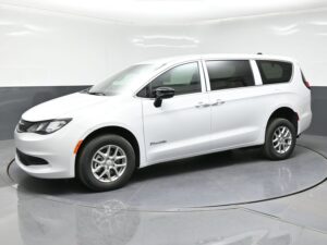 White Chrysler Voyager with BraunAbility Rear Entry Manual Fold Out conversion
