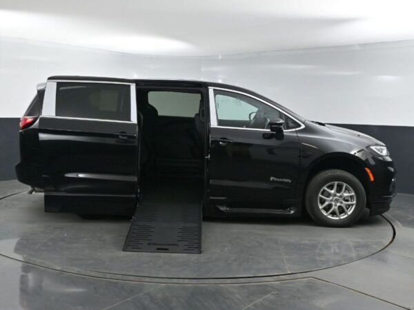 Black Chrysler Pacifica with BraunAbility Side Entry Automatic Fold Out conversion