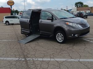 Toyota Sienna with Vantage Mobility Side Entry Automatic In Floor conversion