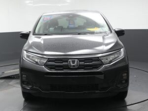 Black Honda Odyssey with BraunAbility Side Entry Automatic In Floor conversion