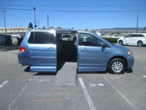 Blue Honda Odyssey with Vantage Mobility Side Entry Automatic In Floor conversion