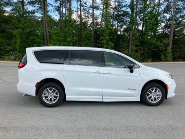 White Chrysler Pacifica with BraunAbility Side Entry Automatic Fold Out conversion