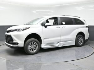 White Toyota Sienna with BraunAbility Side Entry Automatic In Floor conversion