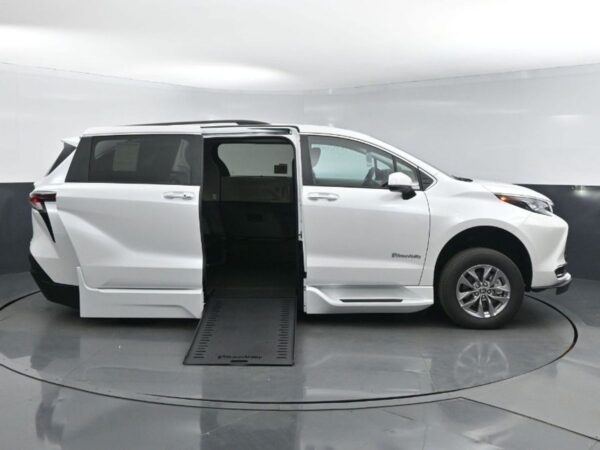 White Toyota Sienna with BraunAbility Side Entry Automatic In Floor conversion