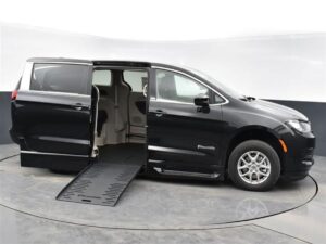 Black Chrysler Voyager with BraunAbility Side Entry Automatic Fold Out conversion