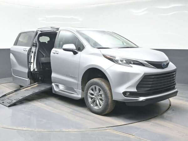 Silver Toyota Sienna with BraunAbility Side Entry Automatic Fold Out conversion
