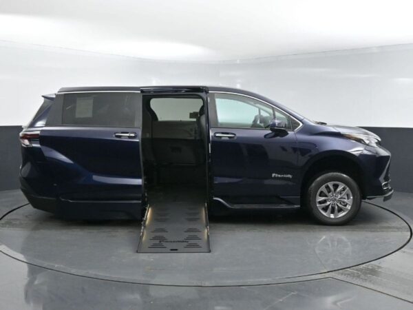 Blue Toyota Sienna with BraunAbility Side Entry Automatic Fold Out conversion