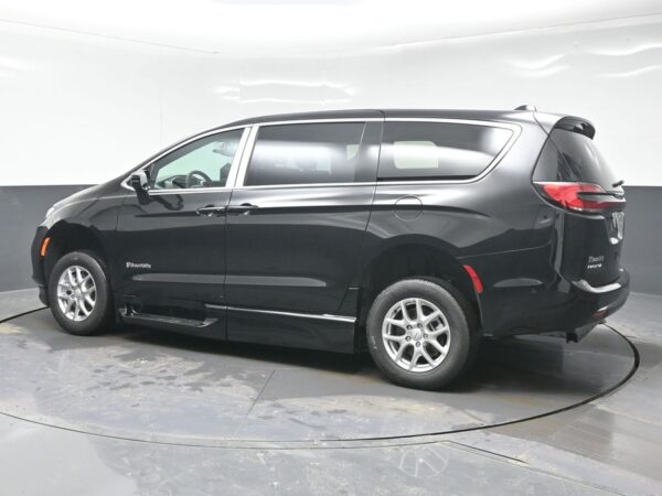 Black Chrysler Pacifica with BraunAbility Side Entry Automatic Fold Out conversion