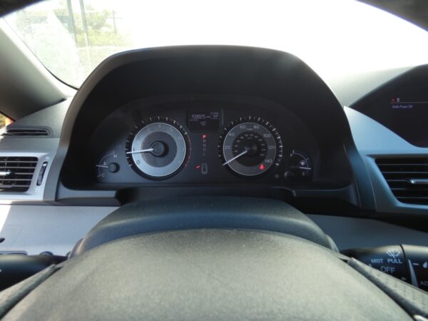 Honda Odyssey with Vantage Mobility Side Entry Automatic In Floor conversion