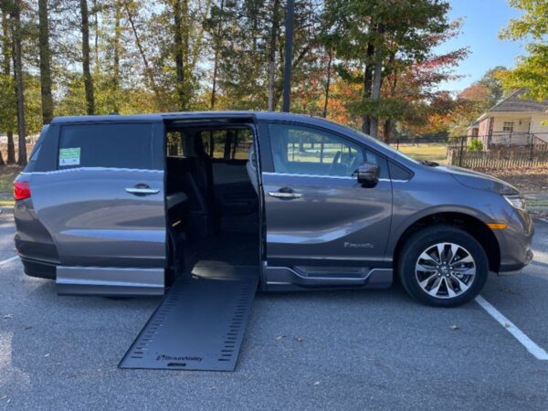 Grey Honda Odyssey with BraunAbility Side Entry Automatic In Floor conversion