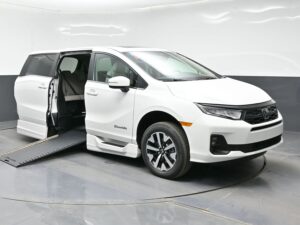 White Honda Odyssey with BraunAbility Side Entry Automatic In Floor conversion