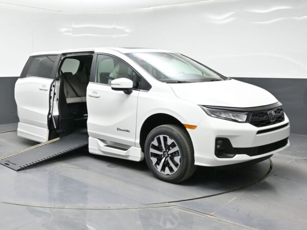 White Honda Odyssey with BraunAbility Side Entry Automatic In Floor conversion