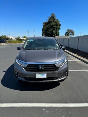 Grey Honda Odyssey with BraunAbility Side Entry Automatic In Floor conversion