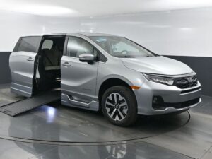 Silver Honda Odyssey with BraunAbility Side Entry Automatic In Floor conversion