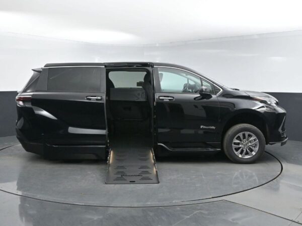 Black Toyota Sienna with BraunAbility Side Entry Automatic Fold Out conversion