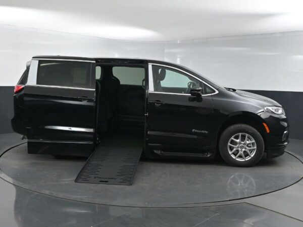 Black Chrysler Pacifica with BraunAbility Side Entry Automatic Fold Out conversion