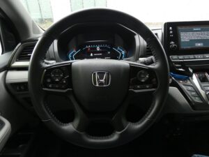 Silver Honda Odyssey with Vantage Mobility Side Entry Automatic In Floor conversion