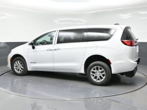 White Chrysler Voyager with BraunAbility Rear Entry Manual Fold Out conversion