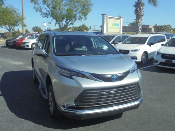 Silver Toyota Sienna with BraunAbility Side Entry Automatic Fold Out conversion